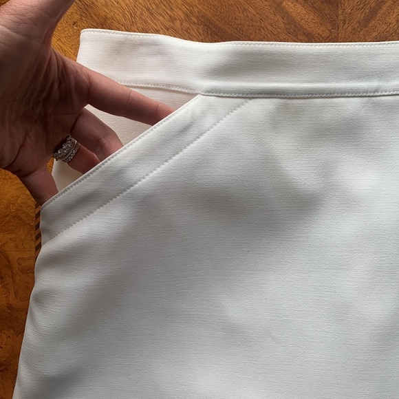 BCBG Max Azria off white Beckett asymmetric mini skirt size M - Picture 5 of 10